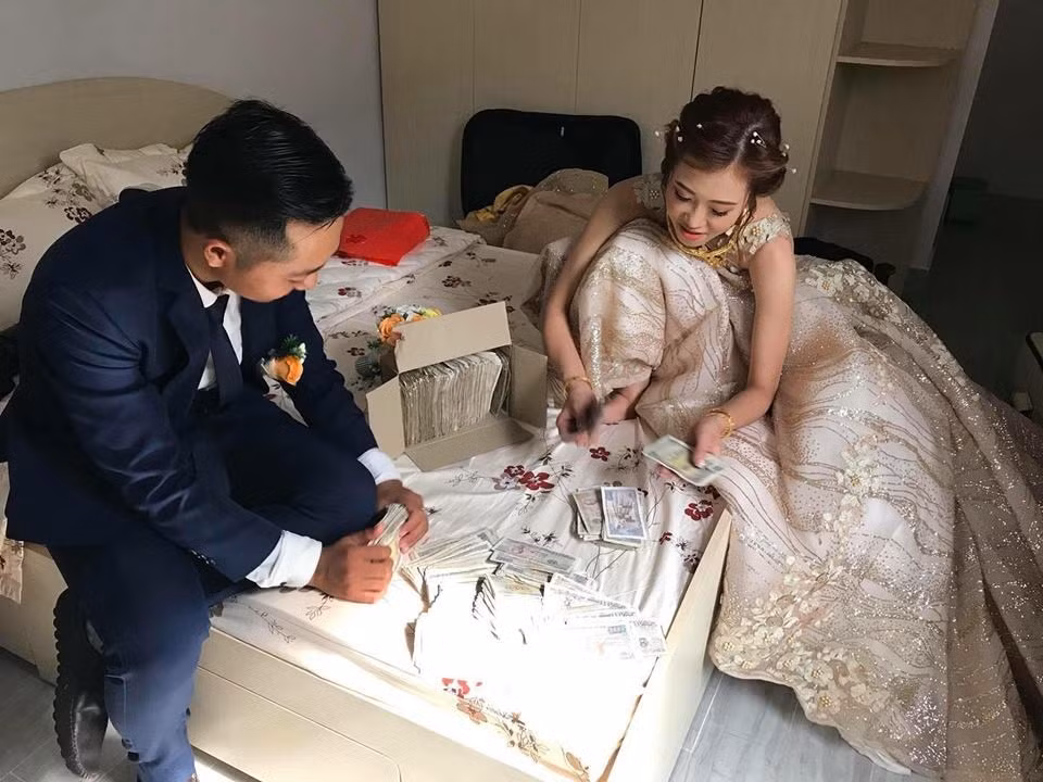 Những câu chuyện ngộ nghĩnh về chuyện của cô dâu và chú rể trong đêm động phòng luôn khiến nhiều người thích thú.