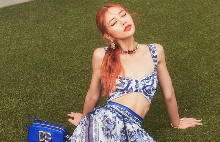 Calista Cuaca sinh năm 1998, bố là một doanh nhân giàu có và mẹ là một "tay chơi" hàng hiệu nổi tiếng thế giới.