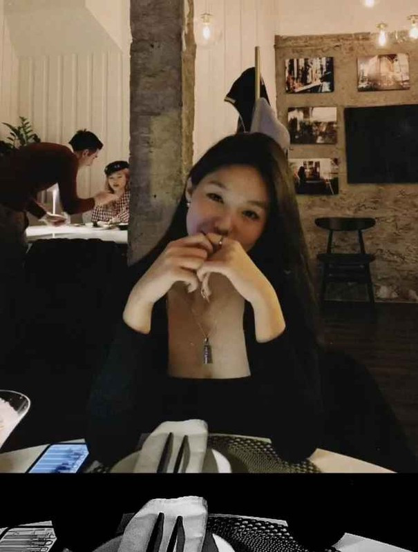 Huệ Anh cũng rất ngoan ngoãn và tình cảm với mẹ. Cô nàng còn thừa hưởng gen thể thao từ mẹ. Thường xuyên tham gia các hoạt động thể dục thể thao và đạt thành tích đáng nể.