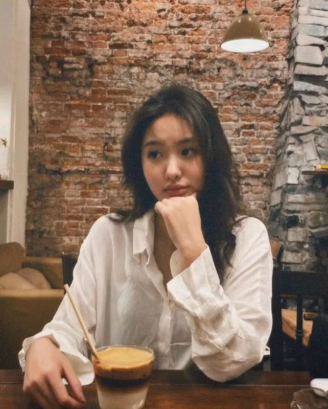 Huệ Anh còn sở hữu thành tích học tập đáng nể. Cô luôn nằm trong top cao của lớp và là niềm tự hào của Kim Huệ. Ảnh: FBNV