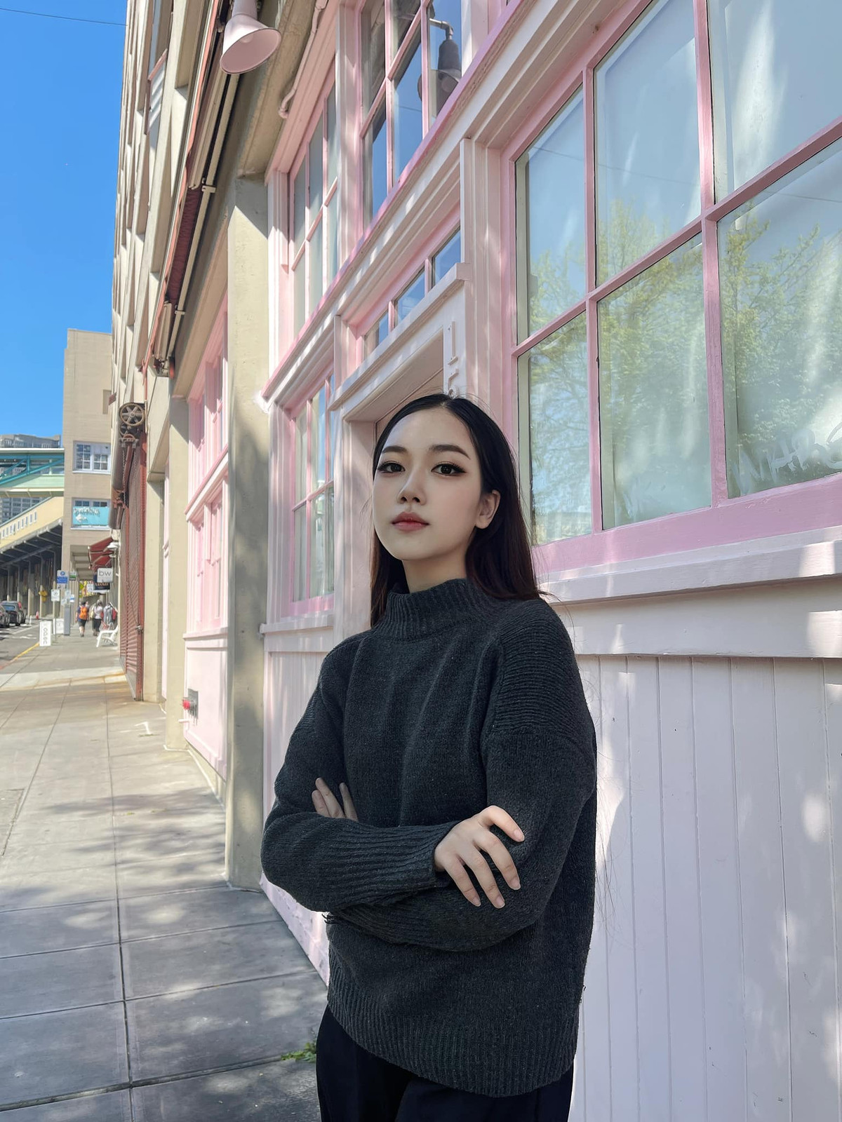 Chính vì làm nhiều công việc cùng lúc nên Thoại Nghi có được mức thu nhập mỗi tháng cực "khủng" như vậy.