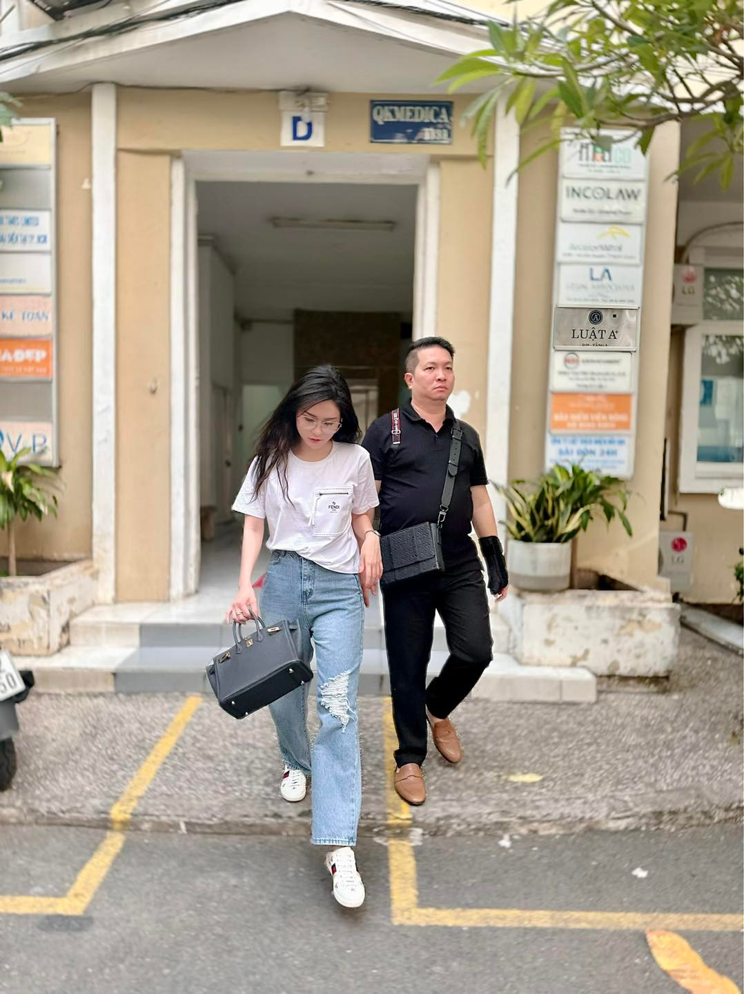 Bà mẹ ba con cho biết những người này đã đi quá giới hạn khi xúc phạm, bôi nhọ đến bảo mẫu nhà mình. Cô khẳng định chuyện này không thể chỉ xin lỗi là xong.