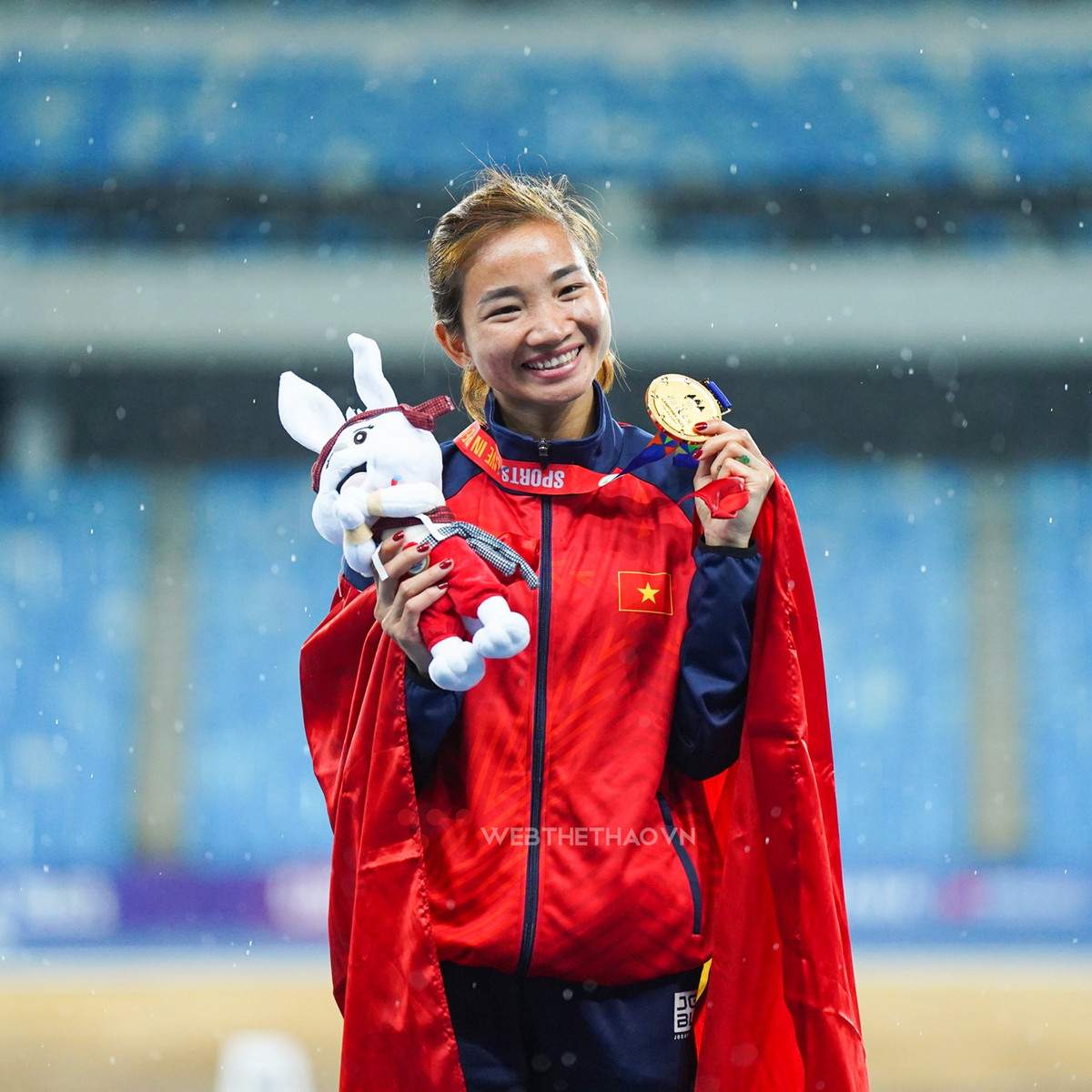 Nguyễn Thị Oanh là VĐV điền kinh vừa tạo cơn sốt khi giành tới 4 HCV tại SEA Games 32.