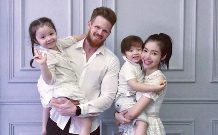 Đáng nói hơn, dù hiện tại chồng Tây của Elly Trần dành quyền nuôi con nhưng trước đó, dù được vợ tạo điều kiện nhưng anh vẫn không gặp hay thăm hỏi hai bé.