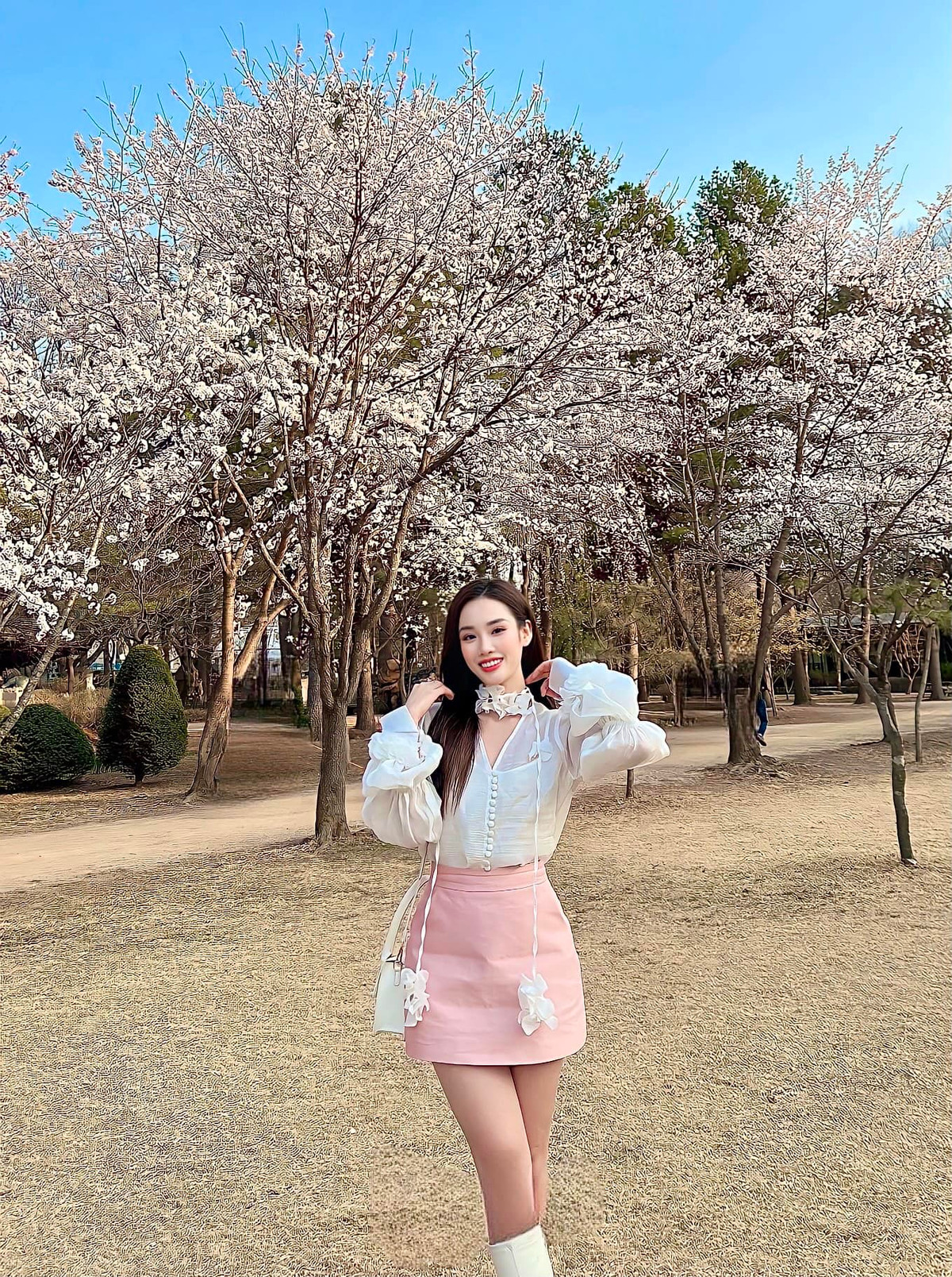 Ngoại hình xinh đẹp, nụ cười rạng rỡ giúp Ngọc Mai thu hút nhiều sư chú ý của cư dân mạng.