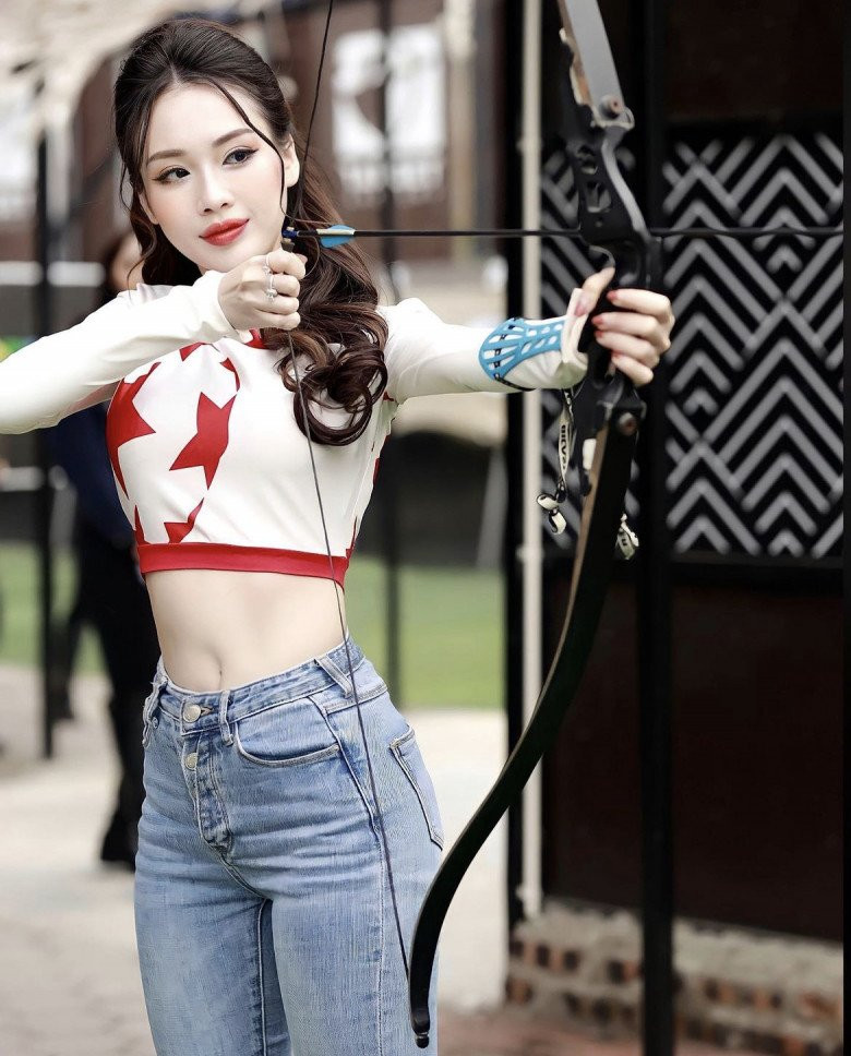 Được biết, cô gái trong những hình ảnh là hot girl Ngọc Mai sinh ra tại Hải Phòng hiện đang làm việc và sinh sống tại TP.HCM.