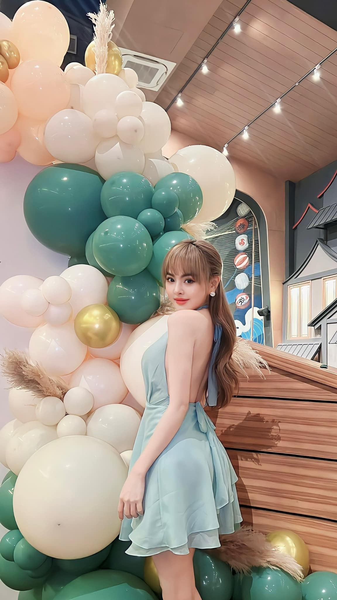 Bên cạnh lùm xùm, nhan sắc của Trang Nemo cũng là đề tài gây khá nhiều tranh cãi.