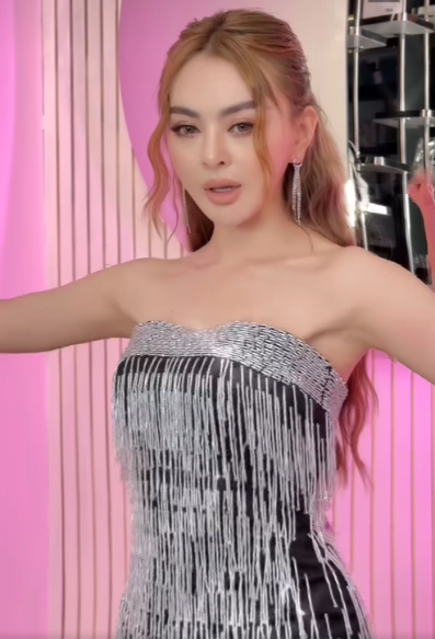 Trang Nemo khiến nhiều người không khỏi bất ngờ trước màn hóa trang thay đổi hoàn toàn sau make up.