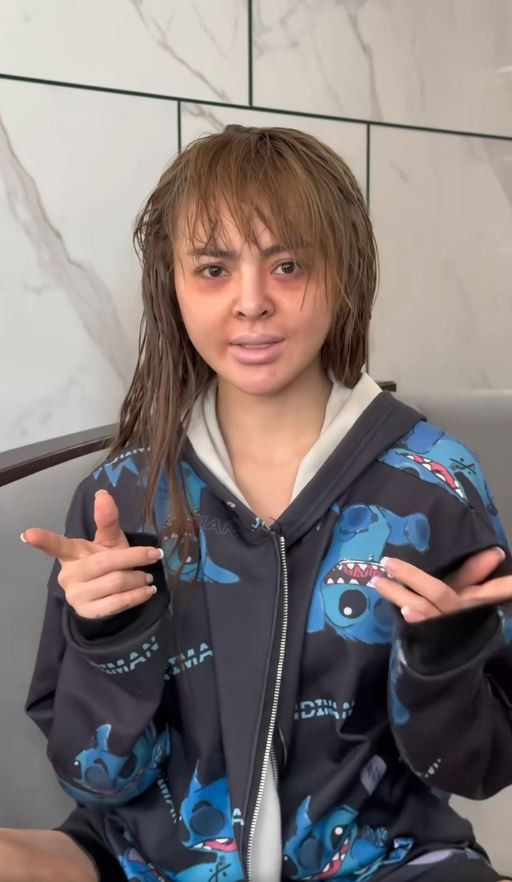 Mới đây, hot girl bán hàng đăng tải đoạn clip "đu trend" biến hình nhan sắc trước và sau khi make up. Đoạn clip biến hình được Trang Nemo đầu tư nhanh chóng nhận về nhiều tranh luận.