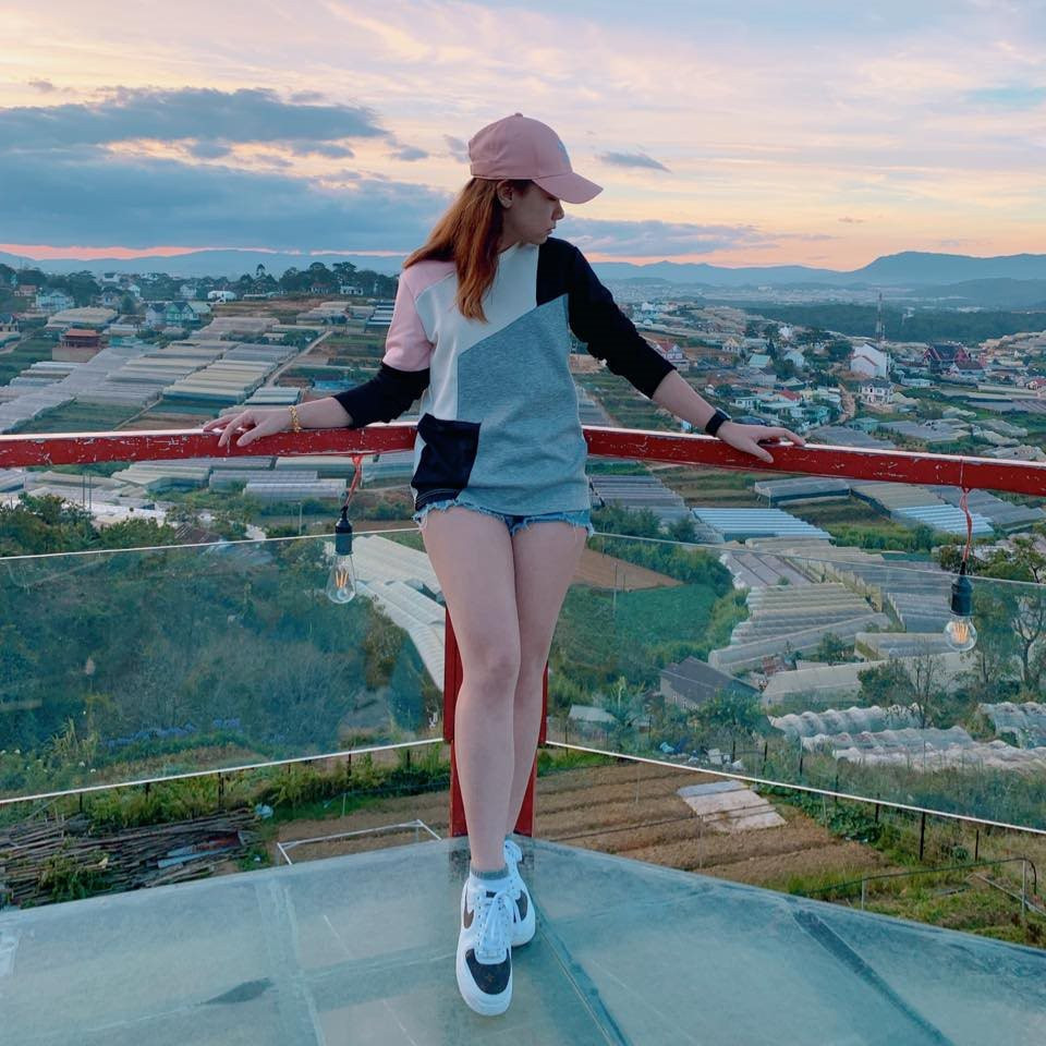 Trên trang cá nhân, cô nàng thường xuyên chia sẻ những hình ảnh sinh hoạt đời thường hoặc khoảnh khắc cô thi đấu.