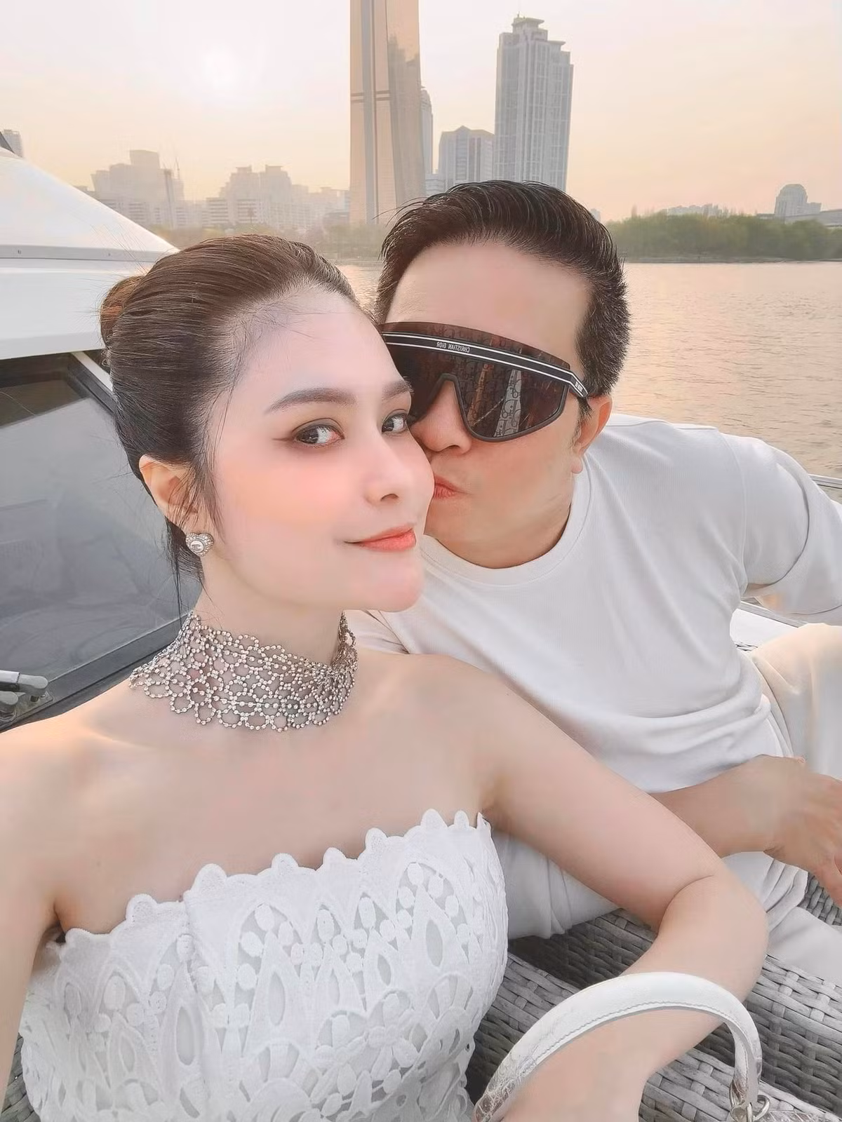 Hôn nhân của Đoàn Di Băng và doanh nhân Nguyễn Quốc Vũ nhiều năm qua khiến không ít người ngưỡng mộ bởi sự viên mãn, hạnh phúc.