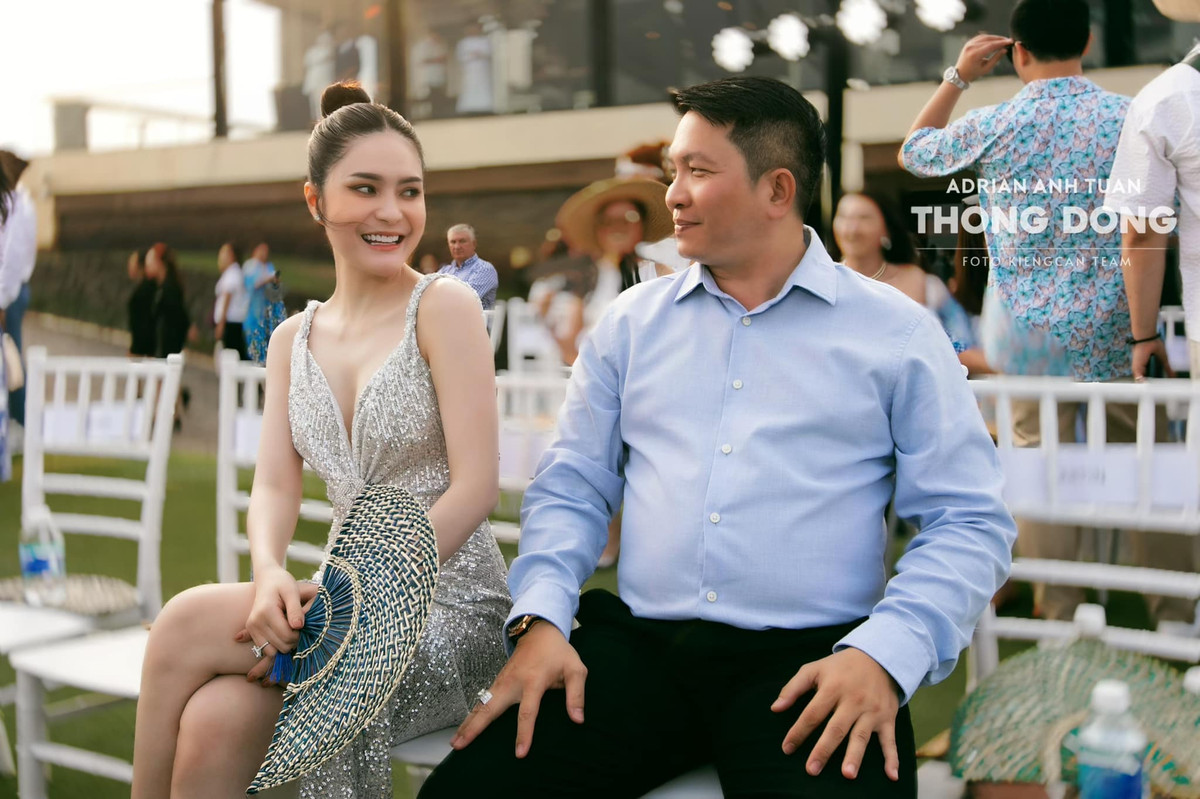 Mới đây, một số tài khoản mạng xã hội lan truyền tin thông tin chồng "nữ đại gia quận 7" có con trai riêng với bảo mẫu tên Thiên Kim.