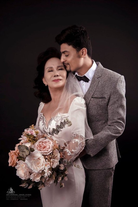 Không rõ tương lai của "cô dâu 65 tuổi" sẽ ra sao nhưng hiện chị rất hài lòng với cuộc sống trước mắt. Ảnh: FBNV