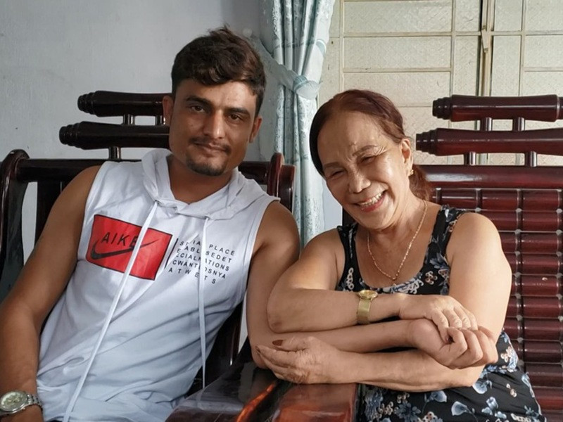 Cặp đôi đã chứng minh cho cư dân mạng thấy tình yêu của họ là chân thành, không hề mù quáng hay vụ lợi gì.