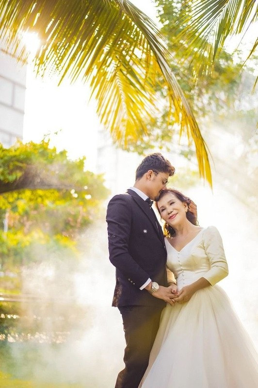 Hình ảnh mới gây chú ý của “cô dâu 65 tuổi” và chồng trẻ Hinh anh moi gay chu y cua “co dau 65 tuoi” va chong tre