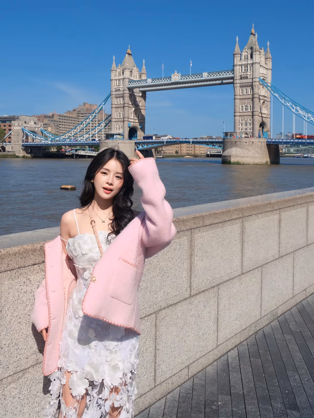 Từ khi bước chân vào sự nghiệp "quay đĩa", Mie chọn cho mình phong cách thể thao, cá tính.