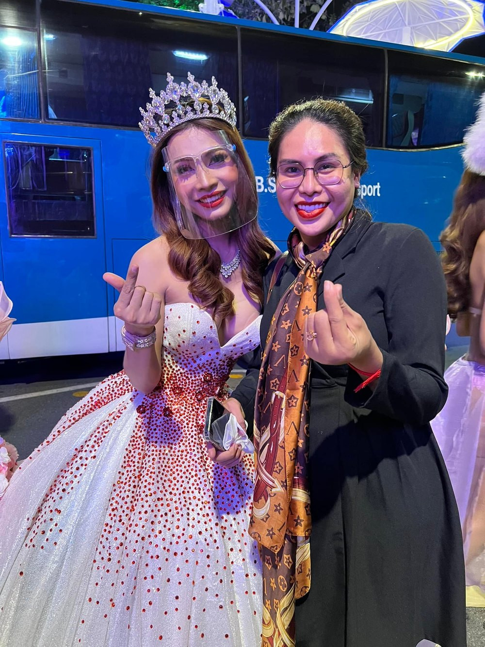 Có hoàn cảnh khó khăn, từng tay trắng trong kinh doanh bởi ảnh hưởng của dịch bệnh. Sau đó, bóng hồng lô tô này lại bất ngờ gặp biến cố khi em trai út bị nạn khi đang lao động, cần nhiều tiền chạy chữa. Trong lúc khó khăn, cô đã rất phải vay mượn mọi người để cố gắng duy trì cuộc sống.