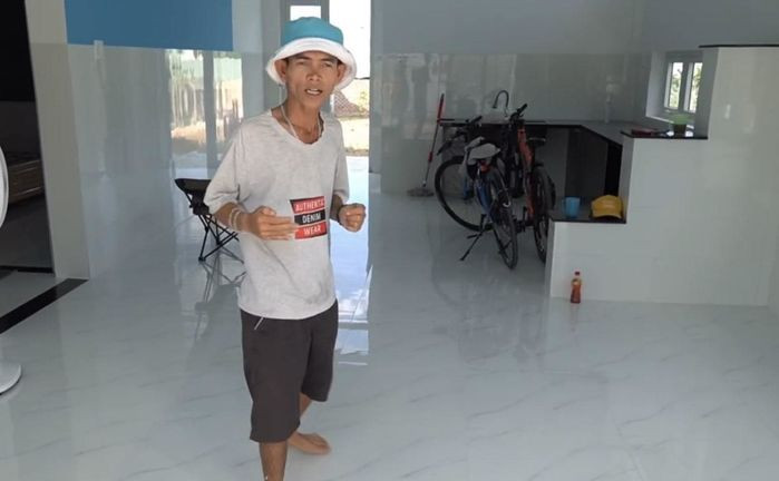 Bên cạnh đó, So Y Tiết cũng ngần ngại tiết lộ thu nhập cá nhân. Cụ thể, hiện tượng mạng Việt có thu nhập ổn định 300.000 đến 600.000 đồng/ngày từ việc hát sinh nhật bằng cách đếm số cho fan quốc tế trên nền tảng mạng.