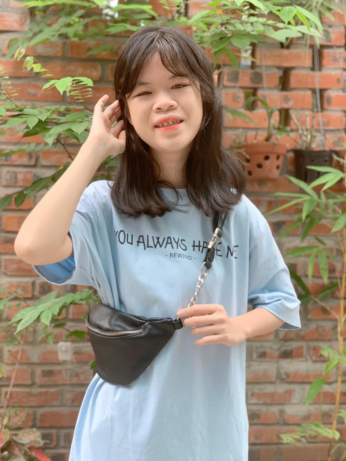 Thanh Nga Bento cũng là hiện tượng mạng có cuộc sống khó khăn ít người biết. Hơn thế, cô bạn còn không may mắc chứng bệnh về trí tuệ dạng nhẹ từ khi mới sinh.