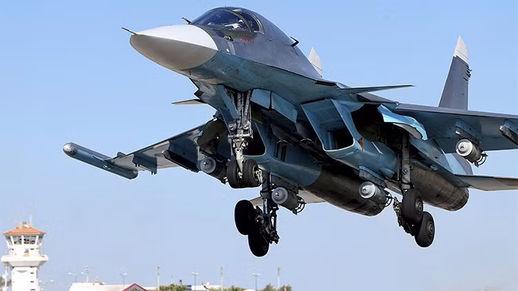 Dù Khibiny làm việc khá hiệu quả nhưng hệ thống này chỉ bảo vệ được máy bay nào được trang bị, trong khi đó Tarantul sẽ bảo vệ cho cả nhóm máy bay chiến đấu gần đó.