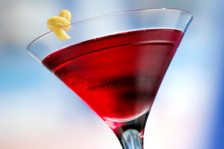 Nước ép nam việt quất: Nước ép nam việt quất từ lâu đã được sử dụng trong việc điều trị viêm đường tiết niệu. Đây là một nguồn chất chống oxy hóa dồi dào và có khả năng hỗ trợ quá trình giải độc tự nhiên của cơ thể.