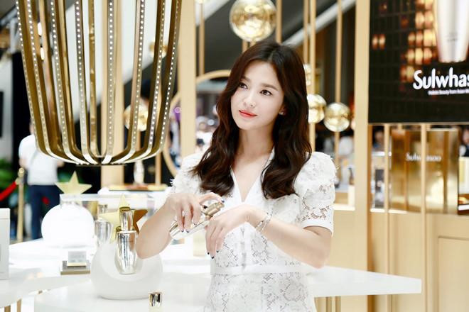 Song Hye Kyo tuyen bo kien nguoi tung tin co ngoai tinh, cap dai gia