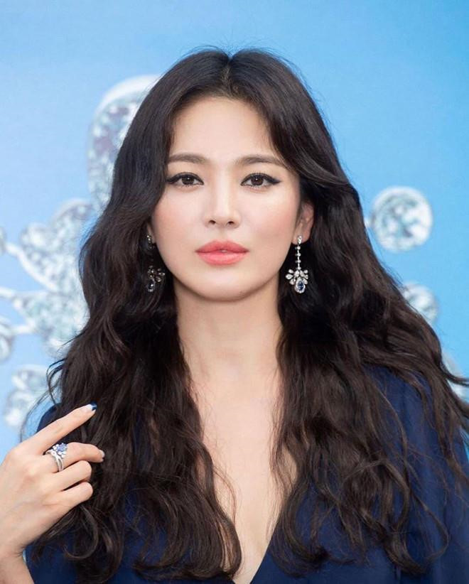Song Hye Kyo tuyen bo kien nguoi tung tin co ngoai tinh, cap dai gia-Hinh-2