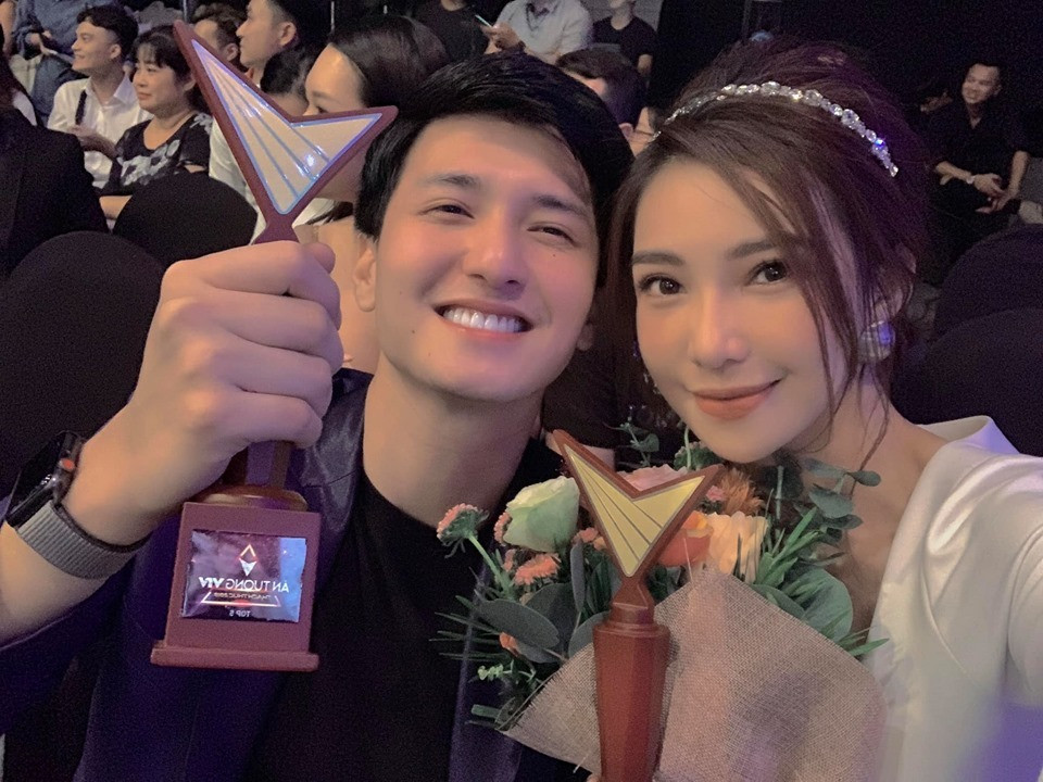 Lưu Đê Ly chia sẻ hình ảnh bản thân trong sự kiện đầu tiên cô tham dự sau khi phẫu thuật tại hậu trường lễ trao giải Ấn tượng VTV tối 7/9.