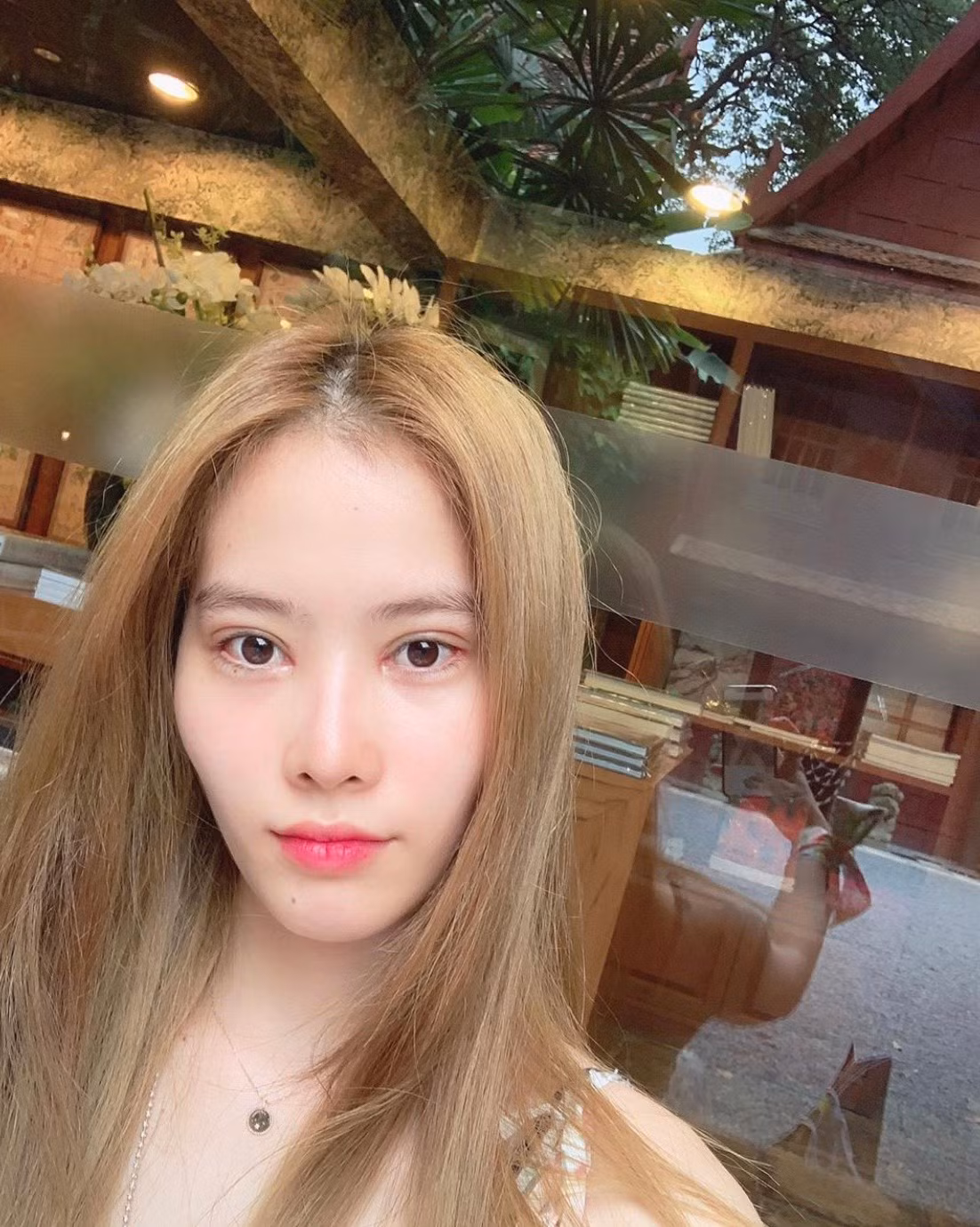 Nam Em gay hoang mang voi khuon mat khac la va dong chu soc