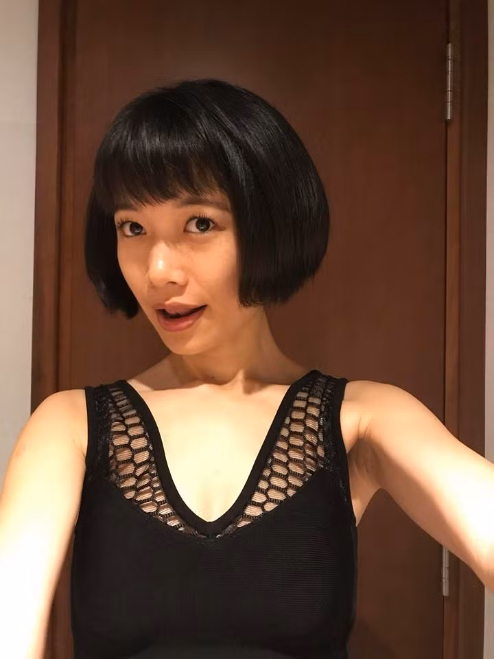 Phát ngôn "không đẻ là tốt nhất" của Trà My vấp phải sự phản ứng của Thân Thúy Hà. Cả hai có cuộc khẩu chiến "bất phân thắng bại" trên mạng xã hội.