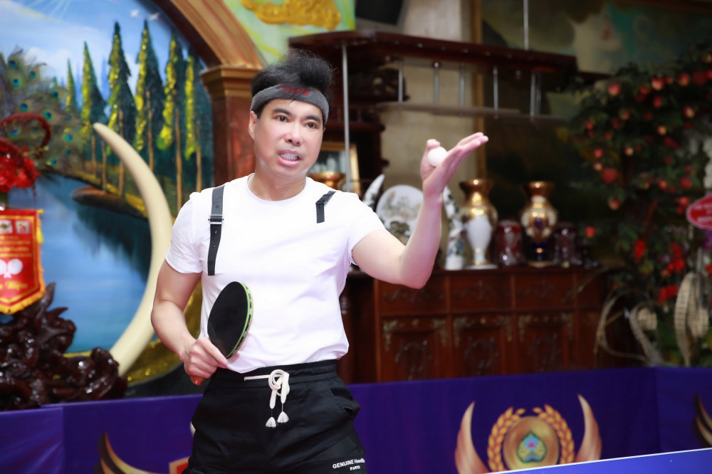 Ngoc Son gay soc bien phong khach biet thu 100 ty thanh san bong ban-Hinh-3