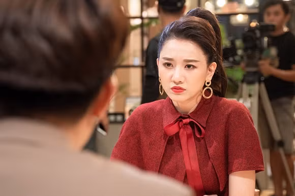 Hari Won chia se tung hoang mang khi lay Tran Thanh