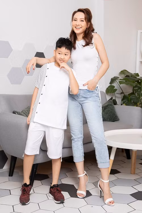 Diễn viên Bảo Thanh là cái tên gây sốt thời gian gần đây. Sau bộ phim "Sống chung với mẹ chồng", Bảo Thanh tiếp tục gây chú ý với khán giả truyền hình khi tham gia bộ phim "Về nhà đi con".