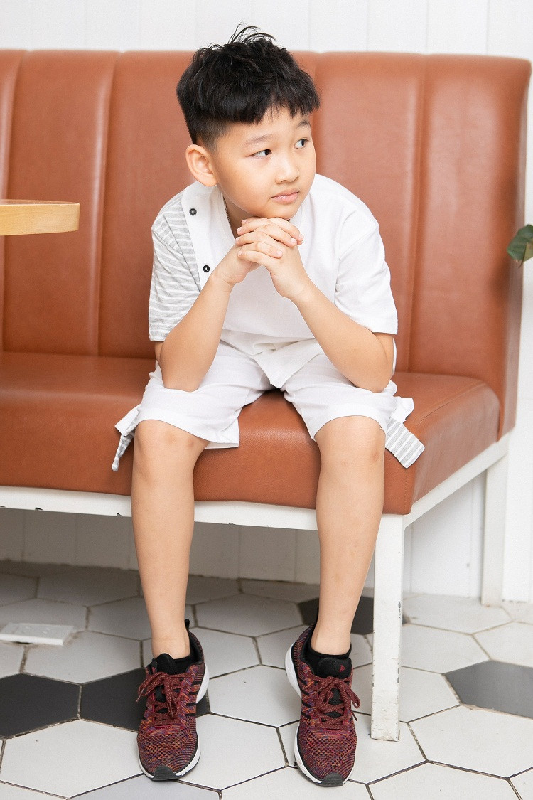 Bảo Thanh luôn dành sự quan tâm cho cậu con trai nhỏ. Những lúc công việc bận rộn, cô được chồng chia sẻ việc nhà, chăm con.