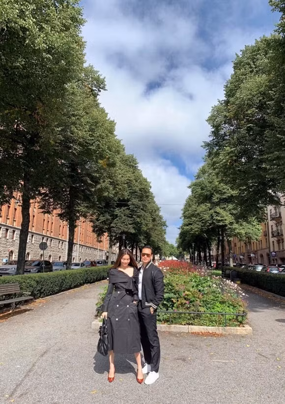 Kim Ly dang anh tay trong tay ngot ngao, Ho Ngoc Ha binh luan soc