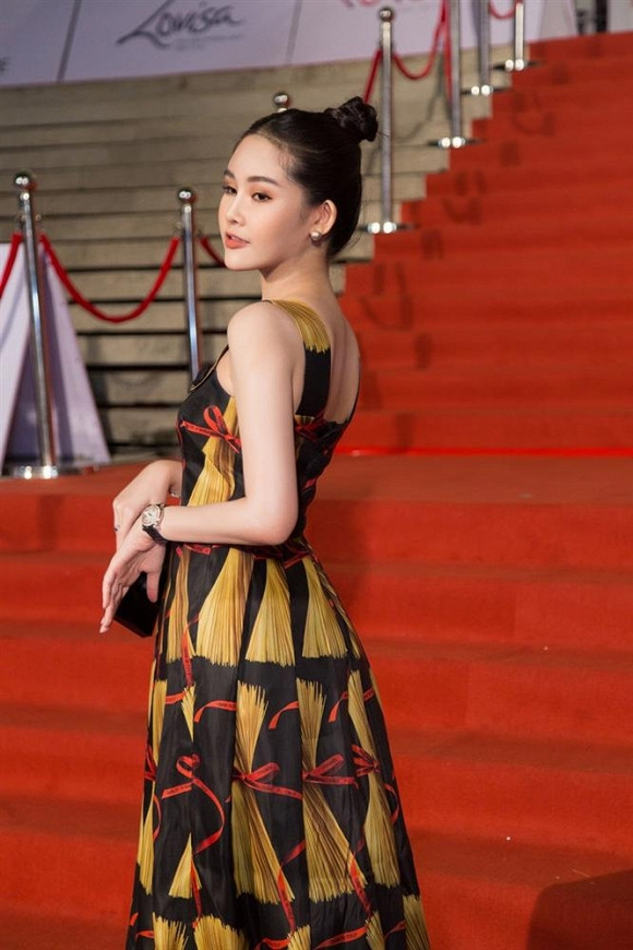 Hiện tại, Ngân Anh đã hoàn thành xong luận văn, đầu tháng 7 sẽ sang Anh bảo vệ luận án thạc sĩ.