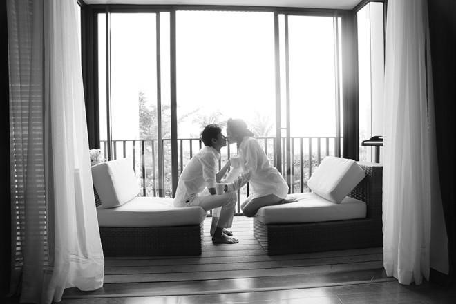 Nữ diễn viên sinh năm 1990 từ chối chia sẻ về lý do khiến hôn nhân của cô đổ vỡ. Nữ chính Lời thú nhận của Eva nói: "Tôi quyết định dứt khoát khi cảm thấy không còn phù hợp và xứng đáng sống bên nhau. Tôi không quá quan trọng việc mọi người suy nghĩ và bàn tán thế nào. Tôi muốn sống cho bản thân thay vì nghe theo mọi người xung quanh". Ảnh: Hoàn Khang.