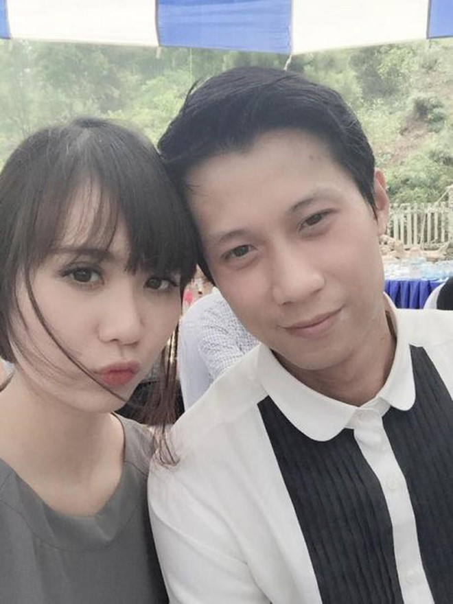 Huyền Lizzie và Lynh Hoàng kết hôn năm 2014 sau thời gian dài hẹn hò. Chồng cũ của cô không hoạt động nghệ thuật. Anh xuất thân gia đình giàu có và làm công việc kinh doanh.