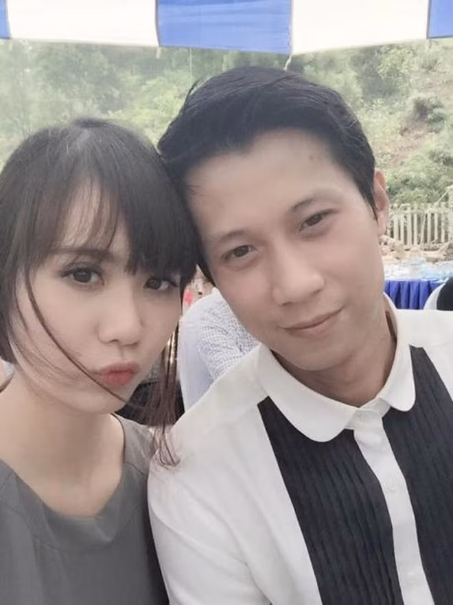 Huyền Lizzie và Lynh Hoàng kết hôn năm 2014 sau thời gian dài hẹn hò. Chồng cũ của cô không hoạt động nghệ thuật. Anh xuất thân gia đình giàu có và làm công việc kinh doanh.