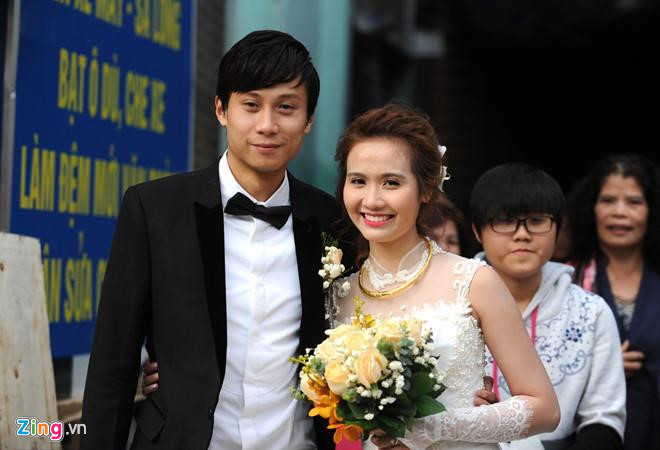 Thời gian đầu sau khi kết hôn, cả 2 thường chia sẻ hình ảnh ngọt ngào, lãng mạn trên trang cá nhân. Năm 2015, cô hạ sinh con trai đầu lòng.