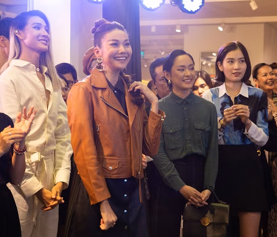 Thanh Hằng rạng rỡ tại sự kiện.