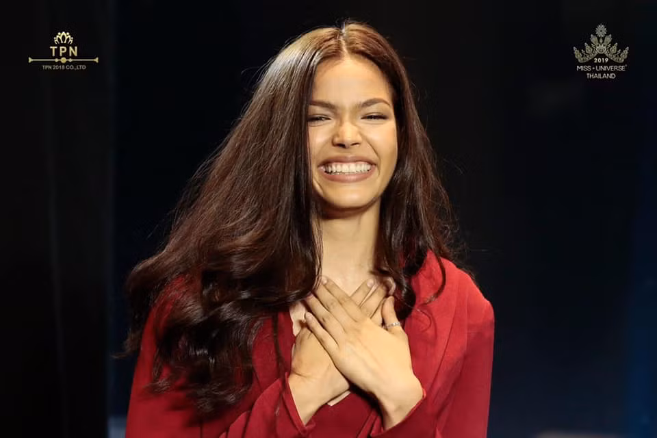 Đại diện Thái Lan tại Miss Universe 2019 còn có bề dày kinh nghiệm khi chinh chiến ở nhiều cuộc thi sắc đẹp.