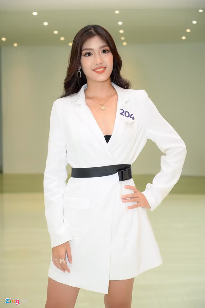 Một thí sinh có gương mặt khá giống Lan Khuê nhận được sự chú ý ở buổi sơ khảo.