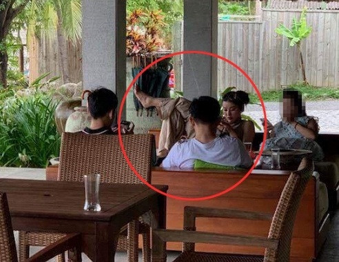 A hau Huyen My bi chi trich vi dang ngoi 