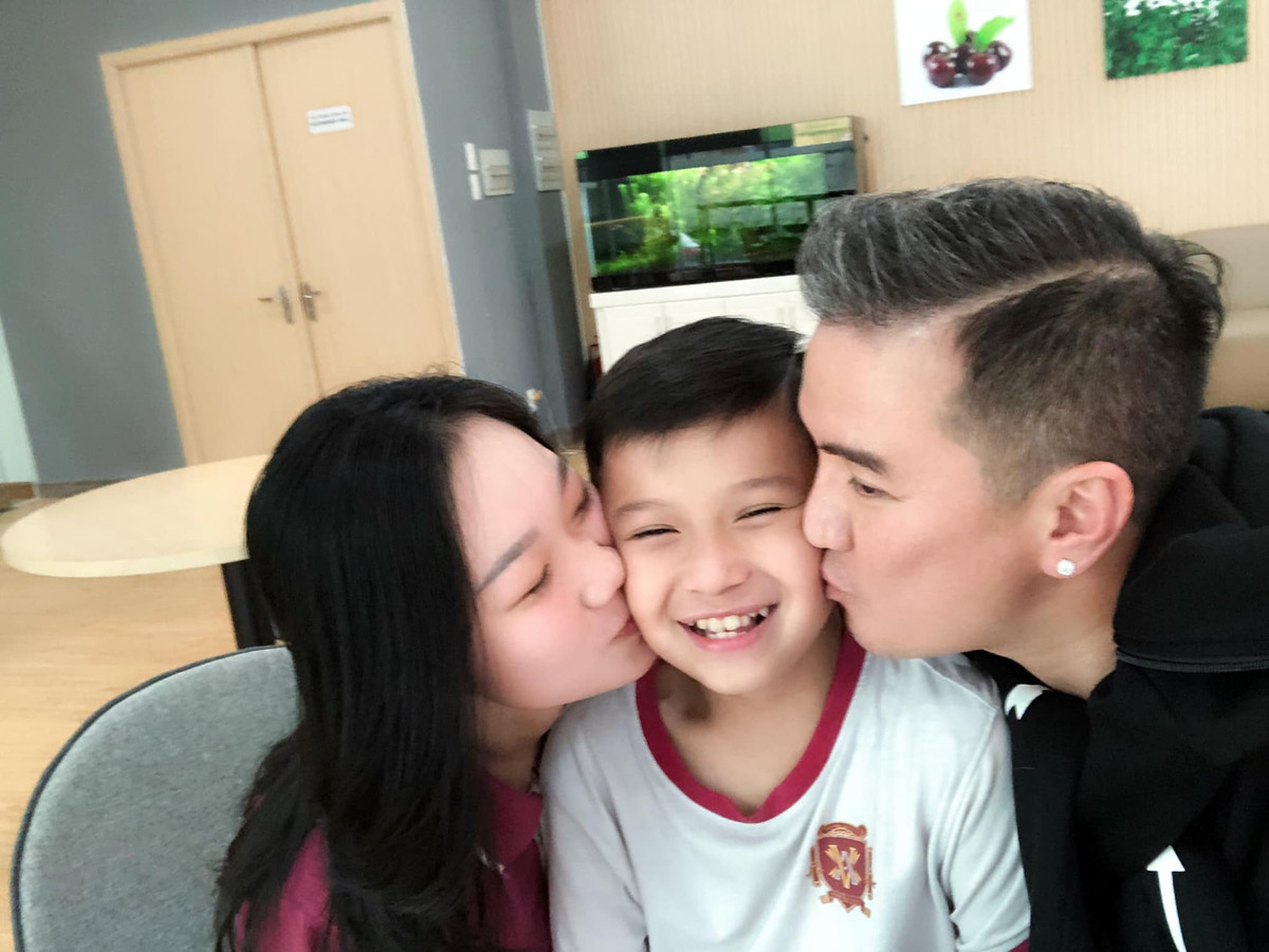 Vi sao Dam Vinh Hung khong yeu thuong bo suot hang chuc nam?