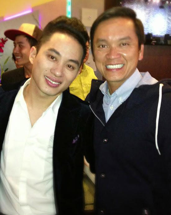 Doanh nhân này có mối quan hệ thân thiết với nhiều nghệ sĩ ở hải ngoại. Ở Việt Nam, anh khá thân thiết với ca sĩ Tùng Dương, nhà thiết kế Đỗ Mạnh Cường, diễn viên múa Linh Nga,…