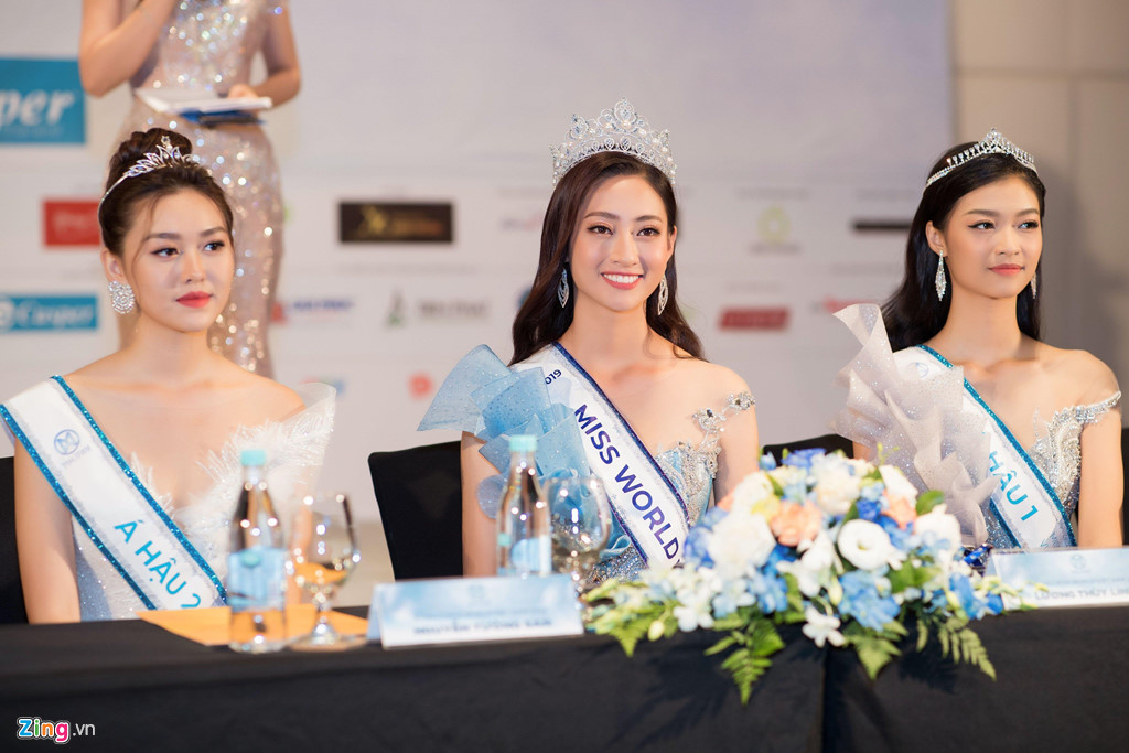 Luong Thuy Linh ly giai viec khoa Facebook, tiet lo tieu chuan chon ban trai