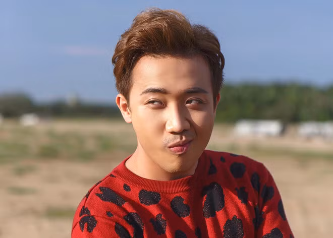 Đáp lại, Đức Thịnh cho rằng Trấn Thành đã cư xử không đúng với anh và ê-kíp. Giữa lúc "dầu sôi lửa bỏng", Thanh Thúy lên tiếng bênh vực chồng. Cô cho biết ông xã buồn lòng về một đồng nghiệp và: "Từ nay, anh ấy sẽ không trân trọng người đó như trước". Dựa vào diễn biến vụ việc, cộng đồng mạng cho rằng người đồng nghiệp mà cô nhắc tới là Trấn Thành. Về phía cây hài, anh giữ im lặng sau khi ồn ào xảy ra.