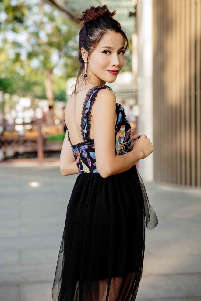 Bảo Trúc và Diễm Châu lần đầu đóng chung phim Cột mốc 23. Trong hậu trường giải trí luôn có tin đồn về cuộc cạnh tranh ngầm giữa các người đẹp. Riêng Bảo Trúc và Diễm Châu đối đầu với nhau trực tiếp. Bảo Trúc kể cô đến hỏi thẳng Diễm Châu khi nghe tin đồng nghiệp lái xe hơi, đụng trầy xe của mình. Diễm Châu phủ nhận sự việc nhưng sau đó đã đánh đàn em. Bảo Trúc tố: "Giữa trưa, tôi đang ngủ thì bị Diễm Châu đánh lén. Tôi bị cô ấy tát bất ngờ".