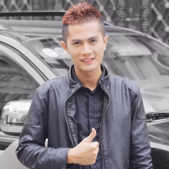 Si Thanh lo ban trai sau on ao, hoa ra la nguoi quen